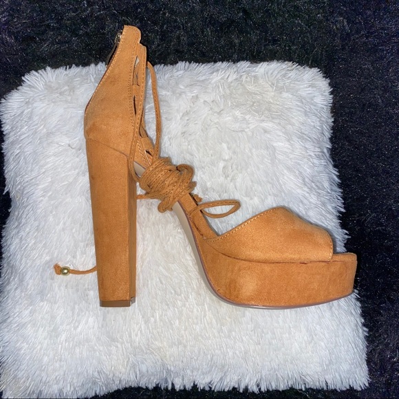 🚨NICOLE MILLER Sophia Cognac heels - Picture 6 of 10